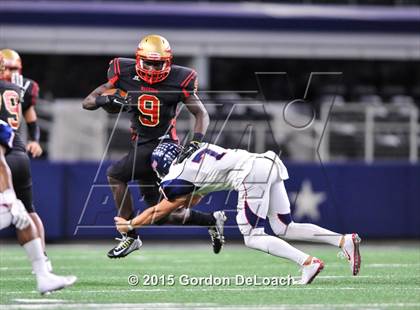 Thumbnail 3 in South Grand Prairie vs. Ryan (UIL 6A Area Playoff) photogallery.