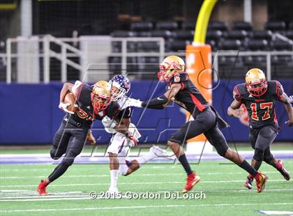 Thumbnail 3 in South Grand Prairie vs. Ryan (UIL 6A Area Playoff) photogallery.