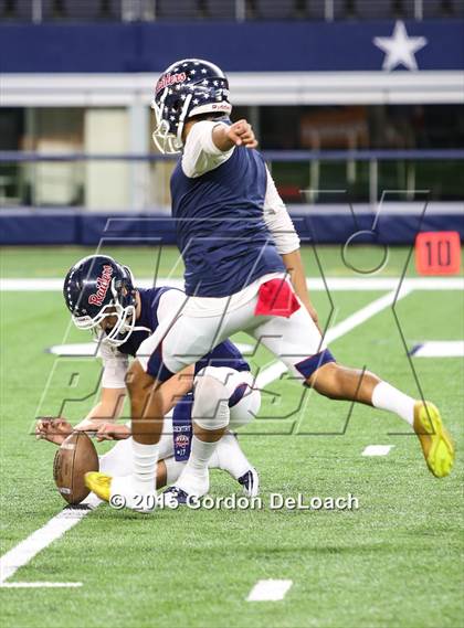 Thumbnail 3 in South Grand Prairie vs. Ryan (UIL 6A Area Playoff) photogallery.