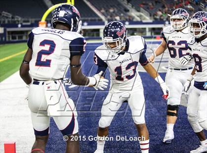 Thumbnail 3 in South Grand Prairie vs. Ryan (UIL 6A Area Playoff) photogallery.