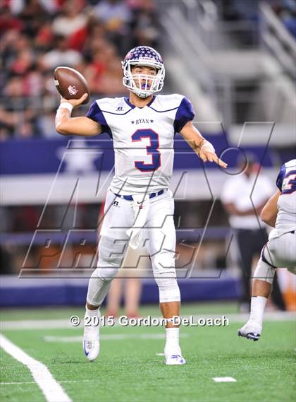 Thumbnail 2 in South Grand Prairie vs. Ryan (UIL 6A Area Playoff) photogallery.
