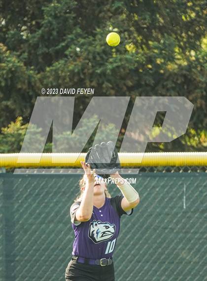 Thumbnail 2 in Arrowhead @ Waukesha North photogallery.