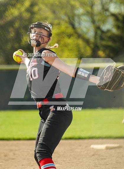 Thumbnail 2 in Arrowhead @ Waukesha North photogallery.