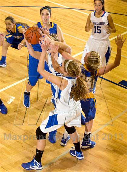 Thumbnail 1 in Newport Central Catholic @ Highlands (36th District Tournament) photogallery.