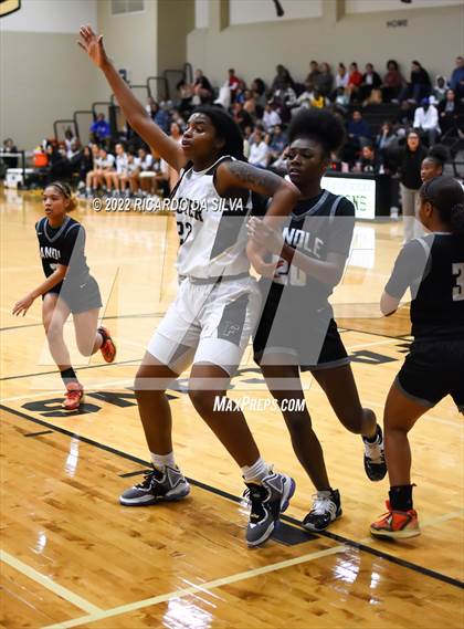 Thumbnail 2 in Foster vs Randle photogallery.