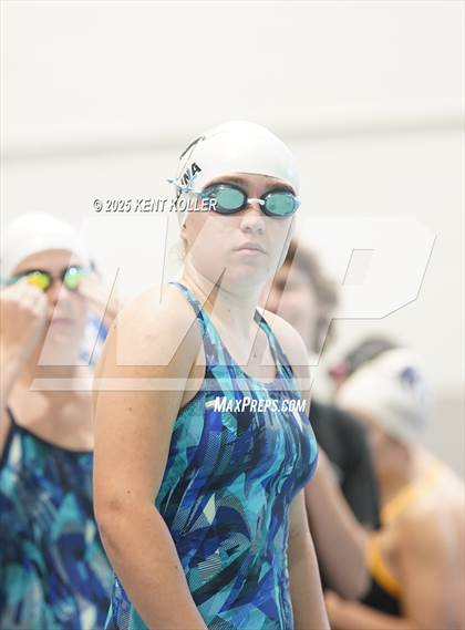 Thumbnail 3 in Chippewa Valley vs. Regina (Titan Relays) photogallery.