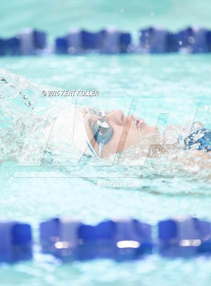 Thumbnail 2 in Chippewa Valley vs. Regina (Titan Relays) photogallery.