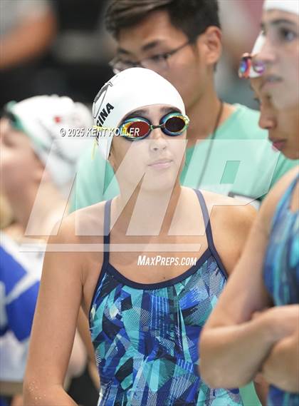 Thumbnail 3 in Chippewa Valley vs. Regina (Titan Relays) photogallery.