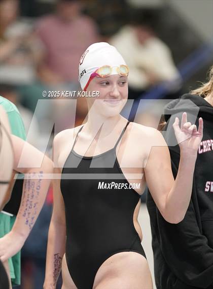 Thumbnail 1 in Chippewa Valley vs. Regina (Titan Relays) photogallery.