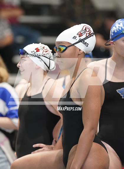 Thumbnail 1 in Chippewa Valley vs. Regina (Titan Relays) photogallery.