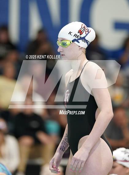 Thumbnail 2 in Chippewa Valley vs. Regina (Titan Relays) photogallery.