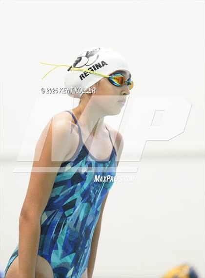 Thumbnail 1 in Chippewa Valley vs. Regina (Titan Relays) photogallery.