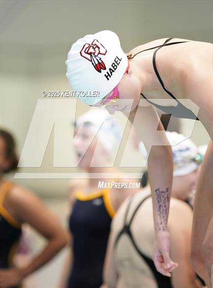 Thumbnail 2 in Chippewa Valley vs. Regina (Titan Relays) photogallery.