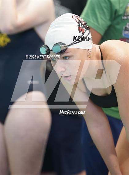 Thumbnail 1 in Chippewa Valley vs. Regina (Titan Relays) photogallery.