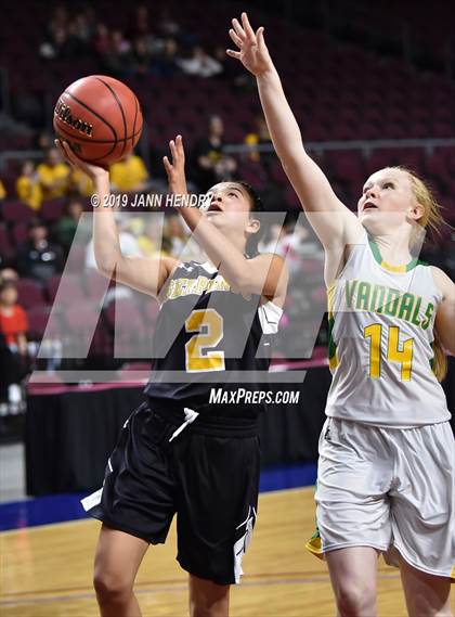 Thumbnail 3 in Eureka vs. Mineral County (NIAA 1A Final) photogallery.