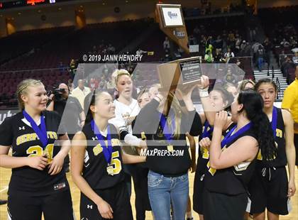 Thumbnail 1 in Eureka vs. Mineral County (NIAA 1A Final) photogallery.
