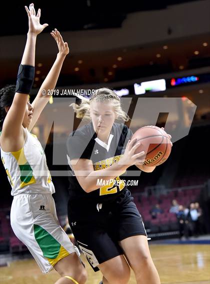 Thumbnail 2 in Eureka vs. Mineral County (NIAA 1A Final) photogallery.