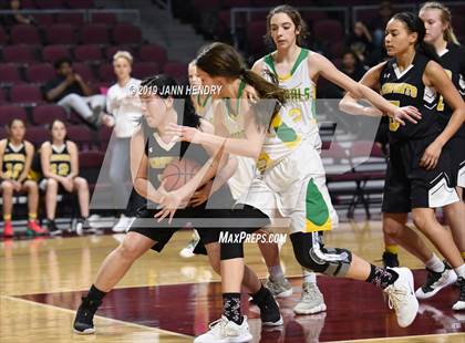 Thumbnail 2 in Eureka vs. Mineral County (NIAA 1A Final) photogallery.