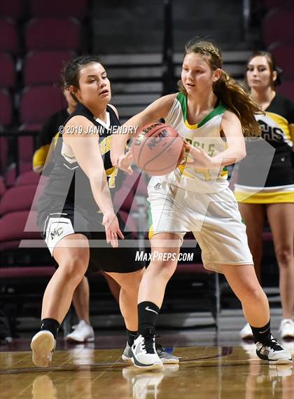 Thumbnail 2 in Eureka vs. Mineral County (NIAA 1A Final) photogallery.