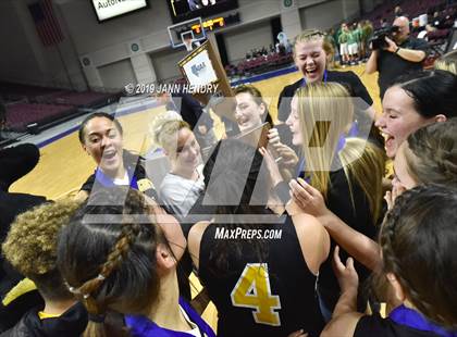 Thumbnail 1 in Eureka vs. Mineral County (NIAA 1A Final) photogallery.