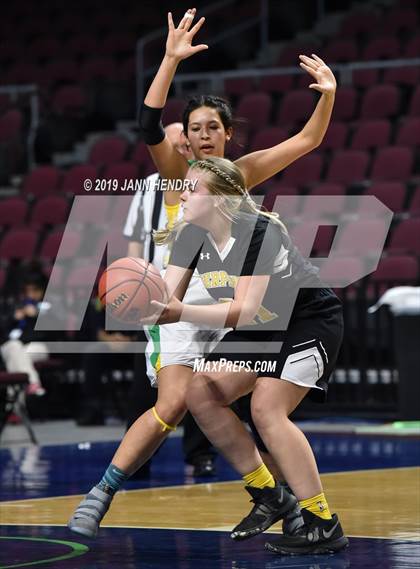 Thumbnail 2 in Eureka vs. Mineral County (NIAA 1A Final) photogallery.