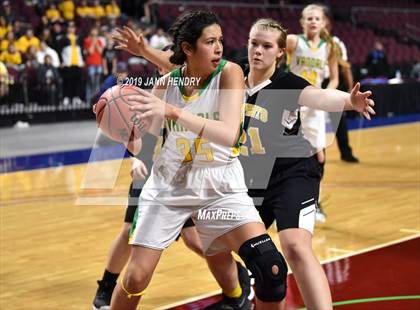 Thumbnail 3 in Eureka vs. Mineral County (NIAA 1A Final) photogallery.