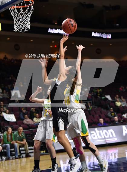 Thumbnail 2 in Eureka vs. Mineral County (NIAA 1A Final) photogallery.