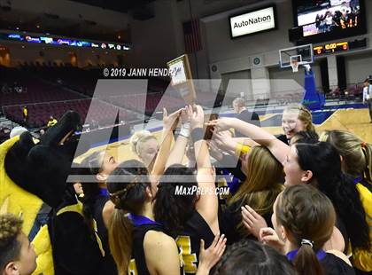 Thumbnail 2 in Eureka vs. Mineral County (NIAA 1A Final) photogallery.