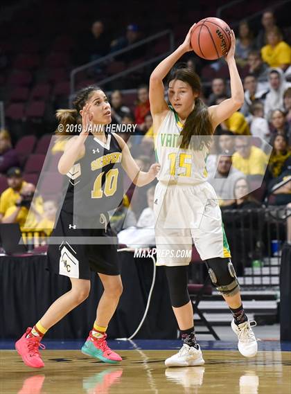Thumbnail 1 in Eureka vs. Mineral County (NIAA 1A Final) photogallery.