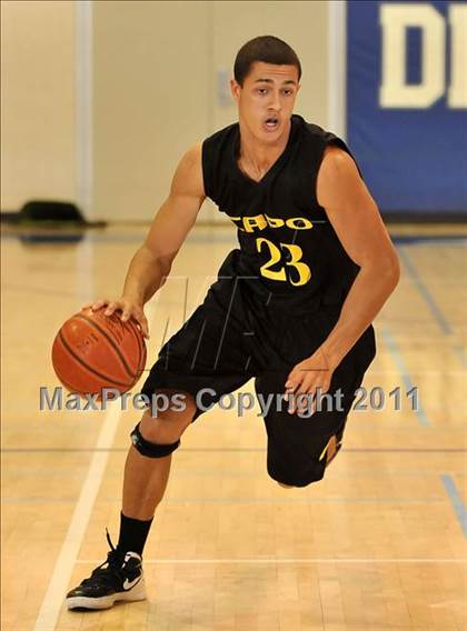 Thumbnail 1 in Capistrano Valley vs. Crenshaw (MaxPreps Holiday Classic) photogallery.