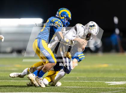 Thumbnail 3 in Kennard-Dale vs Eastern Lebanon County (PIAA District 3 Class 4A Round 1) photogallery.