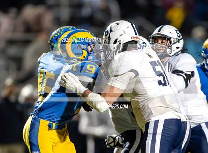 Thumbnail 2 in Kennard-Dale vs Eastern Lebanon County (PIAA District 3 Class 4A Round 1) photogallery.