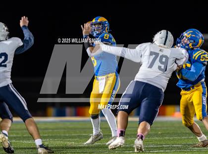 Thumbnail 3 in Kennard-Dale vs Eastern Lebanon County (PIAA District 3 Class 4A Round 1) photogallery.