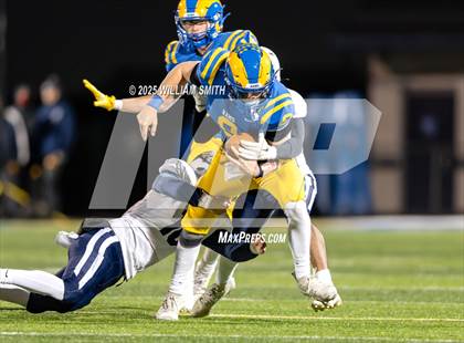 Thumbnail 1 in Kennard-Dale vs Eastern Lebanon County (PIAA District 3 Class 4A Round 1) photogallery.
