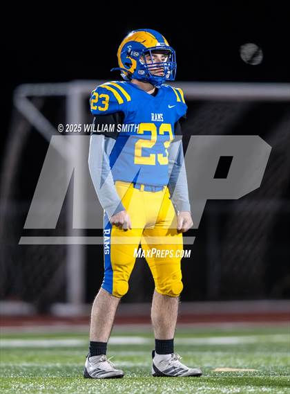 Thumbnail 2 in Kennard-Dale vs Eastern Lebanon County (PIAA District 3 Class 4A Round 1) photogallery.