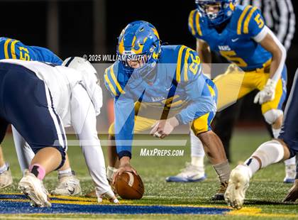 Thumbnail 1 in Kennard-Dale vs Eastern Lebanon County (PIAA District 3 Class 4A Round 1) photogallery.