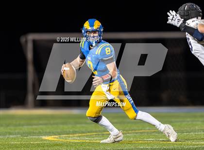 Thumbnail 1 in Kennard-Dale vs Eastern Lebanon County (PIAA District 3 Class 4A Round 1) photogallery.