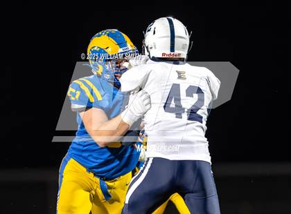 Thumbnail 2 in Kennard-Dale vs Eastern Lebanon County (PIAA District 3 Class 4A Round 1) photogallery.