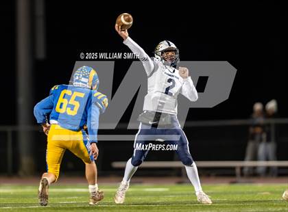 Thumbnail 2 in Kennard-Dale vs Eastern Lebanon County (PIAA District 3 Class 4A Round 1) photogallery.