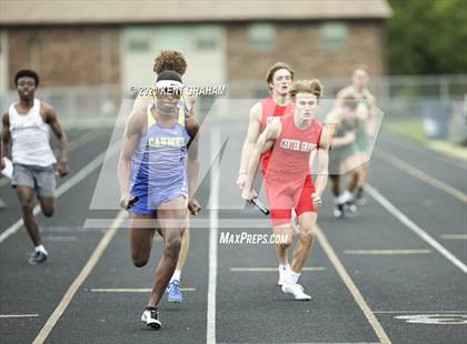 Thumbnail 2 in Kent Graham Noblesville Relays photogallery.