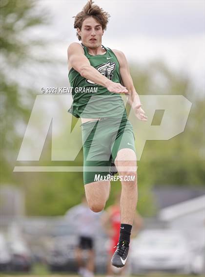Thumbnail 1 in Kent Graham Noblesville Relays photogallery.