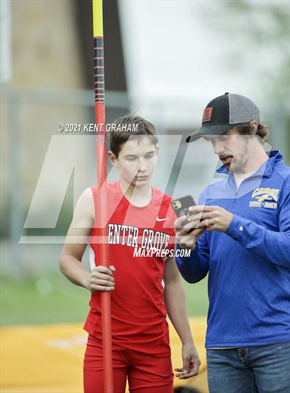 Thumbnail 3 in Kent Graham Noblesville Relays photogallery.
