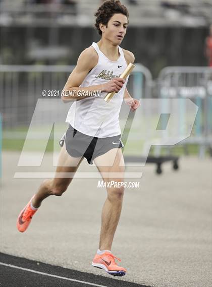 Thumbnail 1 in Kent Graham Noblesville Relays photogallery.