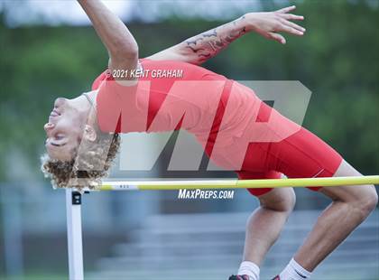 Thumbnail 1 in Kent Graham Noblesville Relays photogallery.