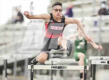Thumbnail 2 in Kent Graham Noblesville Relays photogallery.