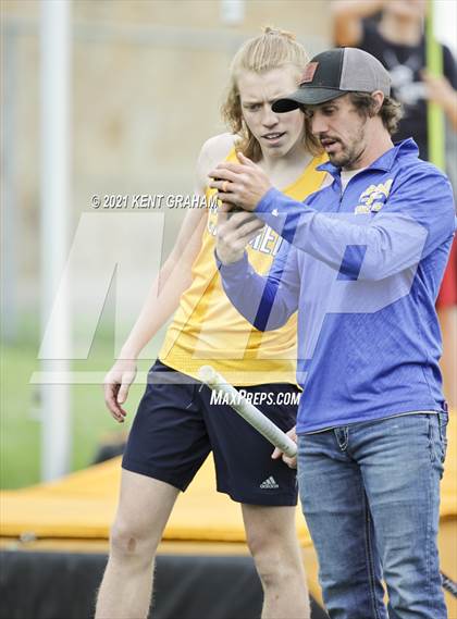 Thumbnail 2 in Kent Graham Noblesville Relays photogallery.
