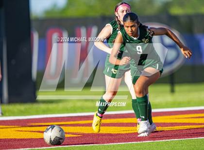 Thumbnail 2 in Lumberton vs. East Chambers (UIL 4A Soccer Region 3 & 4 Regional Quarters) photogallery.