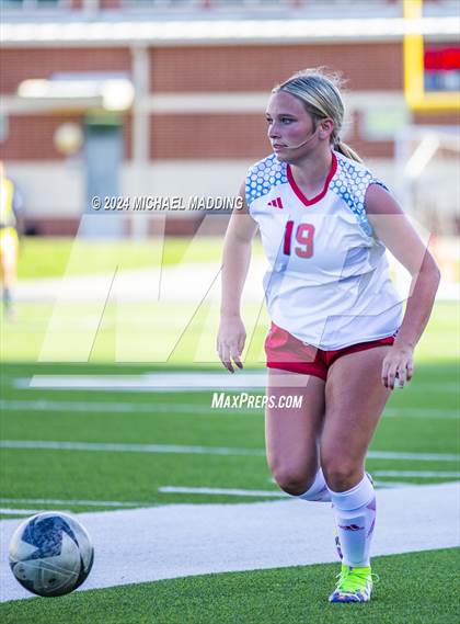 Thumbnail 2 in Lumberton vs. East Chambers (UIL 4A Soccer Region 3 & 4 Regional Quarters) photogallery.