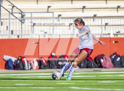 Thumbnail 2 in Lumberton vs. East Chambers (UIL 4A Soccer Region 3 & 4 Regional Quarters) photogallery.