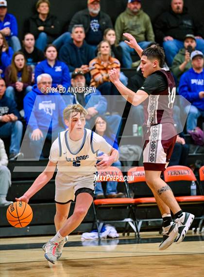 Thumbnail 1 in Smith Valley vs. Pyramid Lake (NIAA 1A West Championship) photogallery.